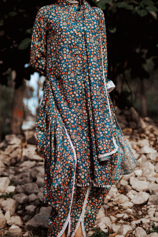 Teal blue hand beaded kurta set with tulip pant and Victoria sleeves - Image 3